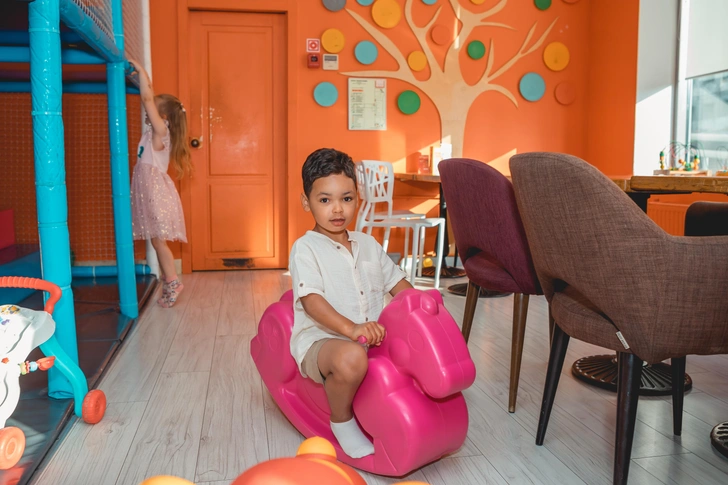 В кафе с маленьким ребенком: риск или удовольствие? | happyparents.ru