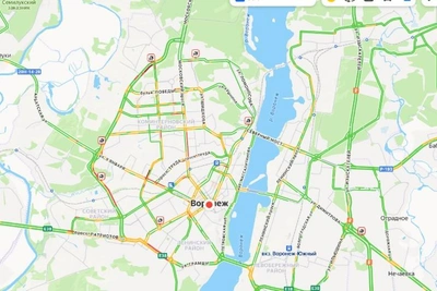 Воронеж сковало льдом и пробками