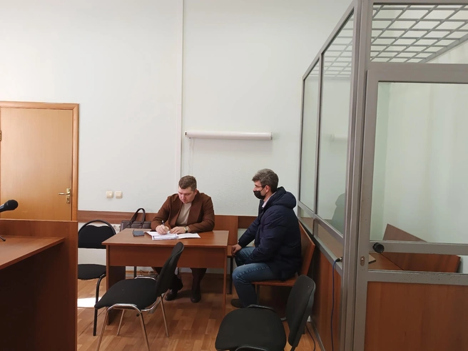 Несмотря на участие посредников, по делу о взятках с парковок обвиняемым проходит только бывший вице-мэр. | Источник: Кристина Калинина / NN.RU