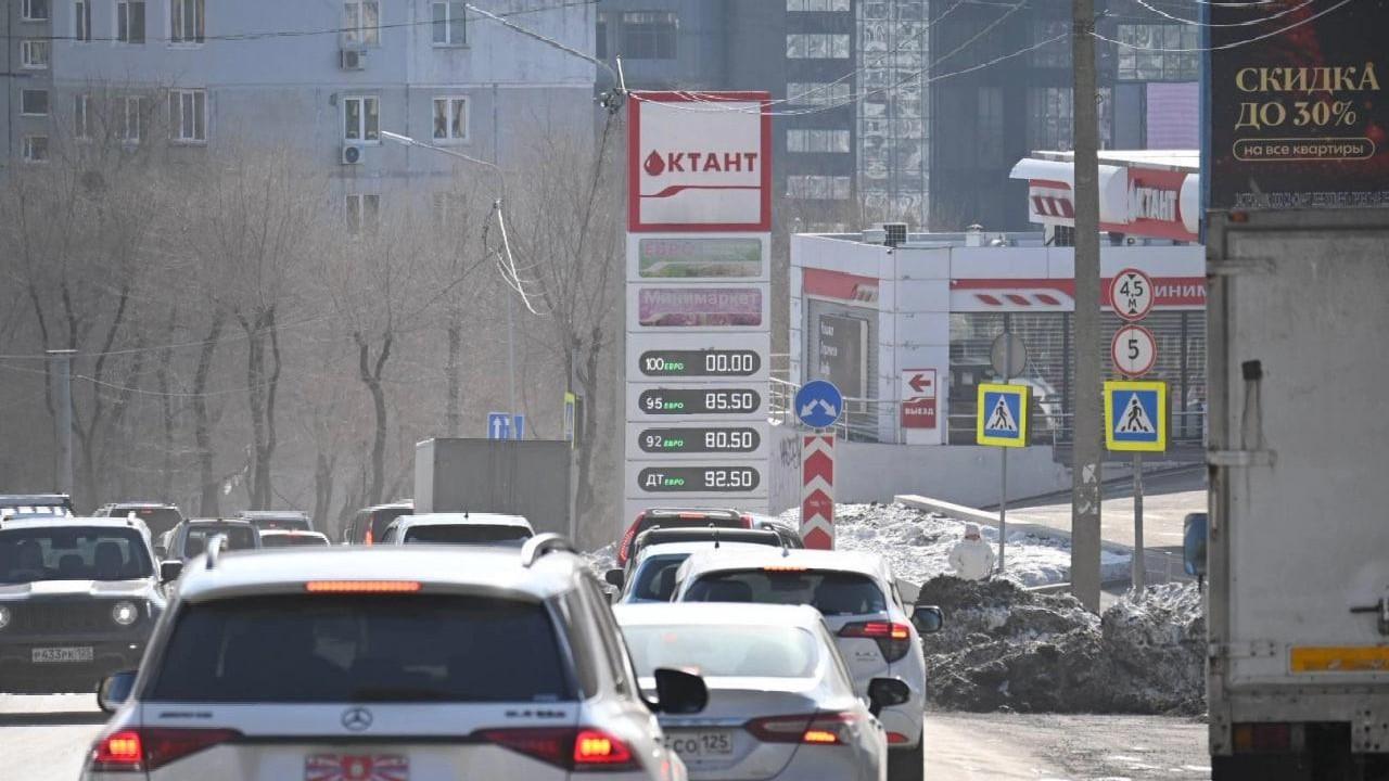 Слева 2025 год, справа - наши дни