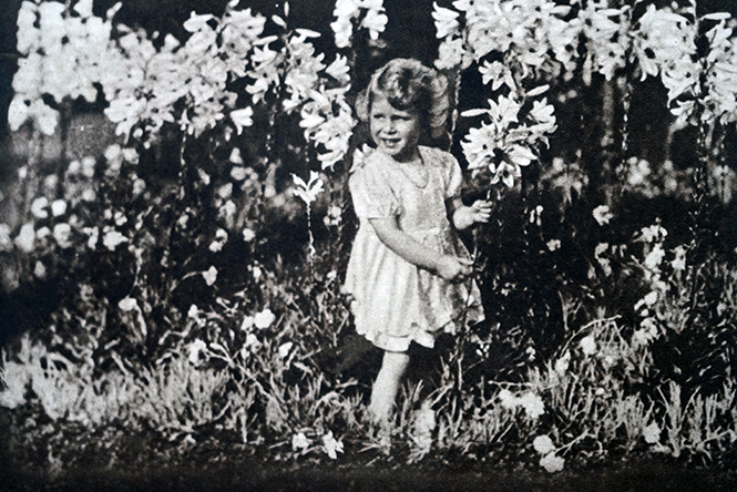 Принцесса Лилибет: редкие детские фотографии Елизаветы II
