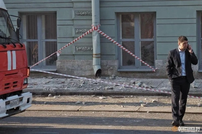 Сосульки и фасады в СПб: что делать при повреждениях