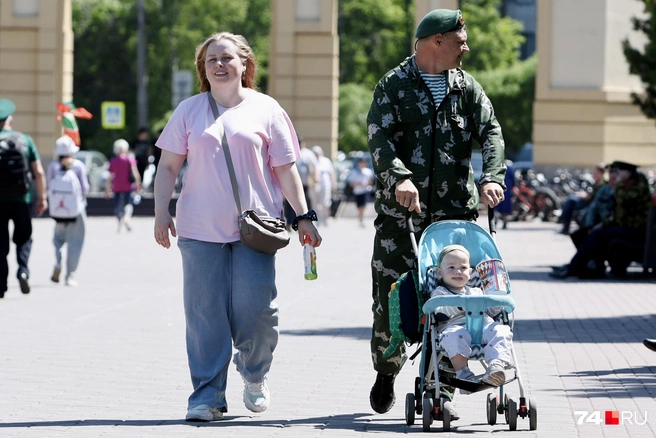 Но многие, кажется, предпочли провести праздник с родными | Источник: Наталья Лапцевич