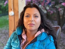 Больная раком Симоньян трогательно о маме Кеосаяна: «Спасибо Лауре за поддержку, которая ей самой так нужна»