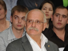 Никита Михалков объяснил нападки на фильмы Эльдара Рязанова: «Я понимаю кинематограф иначе»