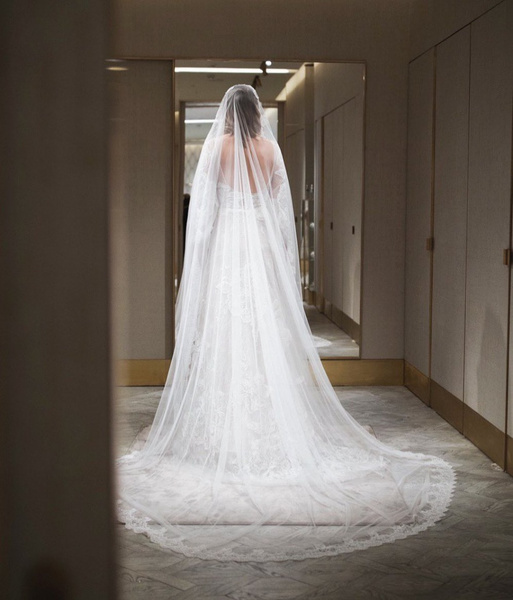 «Готова к главному дню»: Ксения Собчак выложила фото в свадебном платье