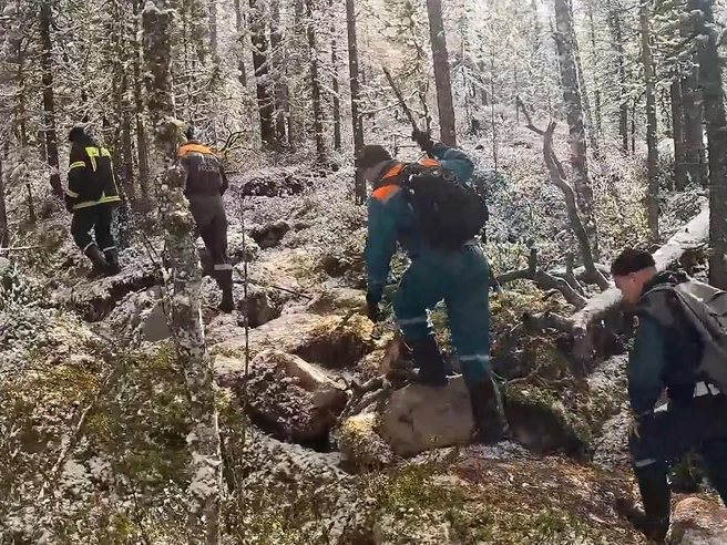 В зоне поисков уже выпал снег | Источник: МЧС Красноярского края / Telegram