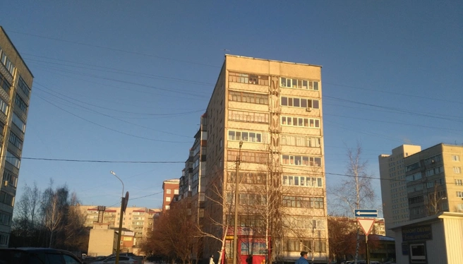 Инцидент произошел на Логунова, 10 | Источник: 2GIS