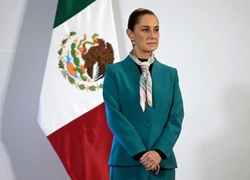 «Что будет с другими женщинами?»: мужчина домогался президентки Мексики Клаудии Шейнбаум на публике