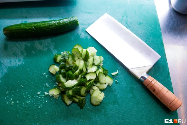 Узнали у хозяек рецепты вкусных и простых заготовок из огурцов на зиму | Источник: Артём Устюжанин / E1.RU