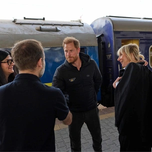 «Мне нужно было посоветоваться с женой»: принц Гарри впервые приехал в Киев