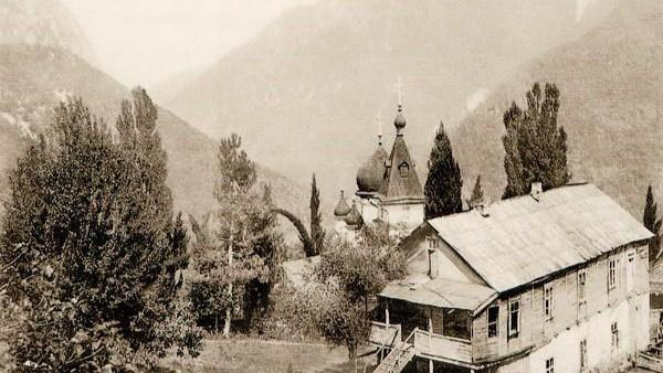 Тайные подземные церкви, монахи-пустынники. Краевед восстановил историю появления монастырей в Сочи