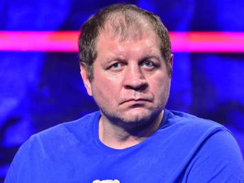 Александр Емельяненко оказался в инвалидном кресле