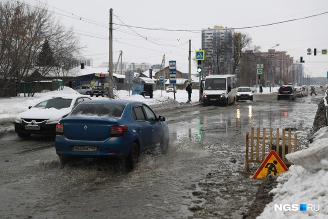 Очевидцы заявляли, что произошел прорыв теплотрассы, но в СГК опровергли эту информацию | Источник: Александр Ощепков / NGS.RU