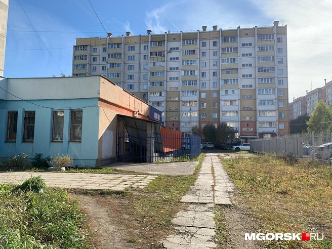 Жас лесбиянкалар туралы қараңыз Ол анасына есірткі беріп, онымен жыныстық қатынасқа түскен.