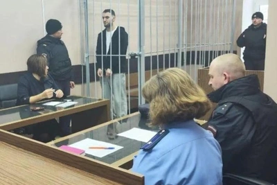 Суд арестовал грабителя, сбежавшего в наручниках