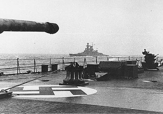 История необычного морского боя: фашистский крейсер против советского острова