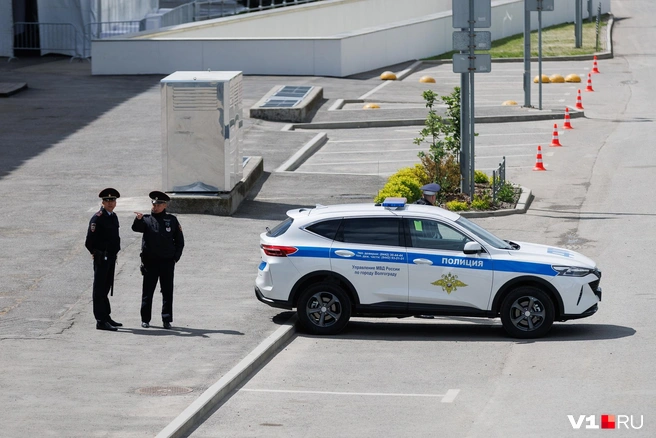 Полиция еще утром заняла места согласно схеме дислокации нарядов | Источник: Алексей Волхонский / V1.RU