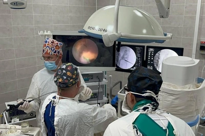 Ryazan surgeons perform complex kidney stone removal with dual laser technique