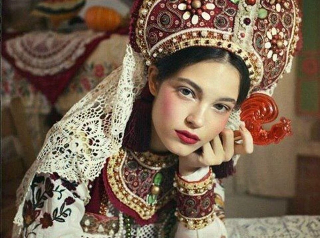 Россия глазами иностранца: 8 праздничных традиций и забавных примет, которые впечатляют экспатов