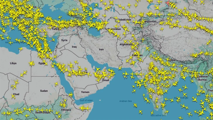 Косяк над Суэцем: как выглядит карта полетов над Ближним Востоком во время войны США с Ираном | Источник: flightradar24.com