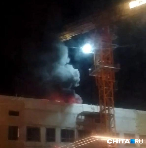 Дым заметили около 00:30 | Источник: очевидец