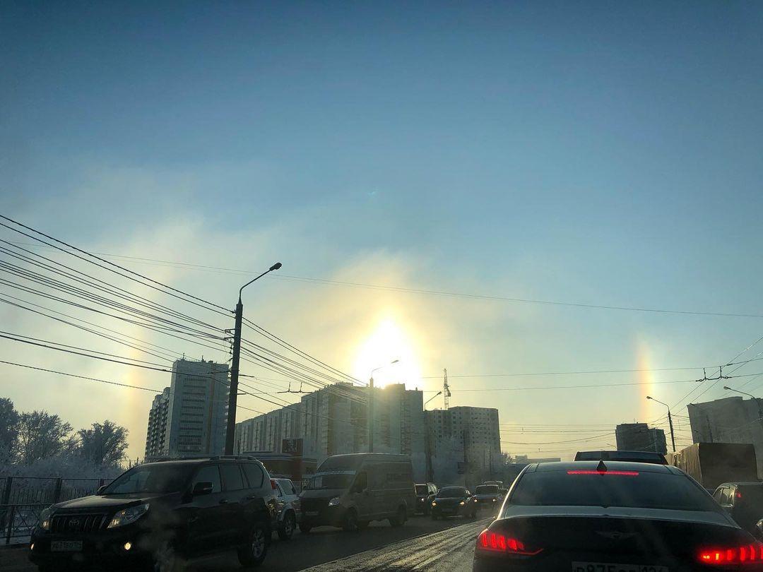 Свет в красноярске сегодня. Гало в Красноярске. Снимок в небе над Красноярском. Галло над Красноярском 18.01.2023года.