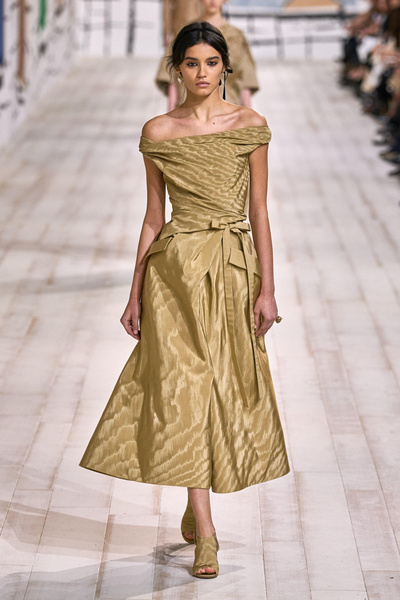 10 платьев Dior Haute Couture из муара
