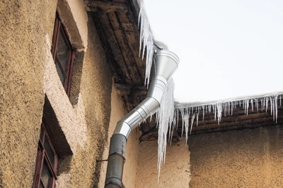 Уфимец требует с УК компенсацию за авто, повреждённое льдом