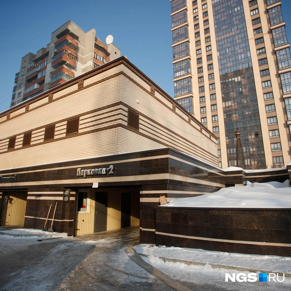 Здание стоит отдельно от жилых квартир | Источник: Андрей Бортко / NGS.RU
