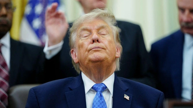 Многие призывают применить 25-ю поправку и отстранить Трампа от должности. | Источник: MEGA