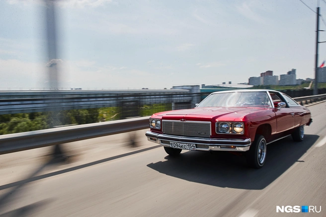 Сейчас Chevrolet Caprice модифицирован как OG, цель владельца — поставить автомобиль на три колеса | Источник: Александр Ощепков / NGS.RU