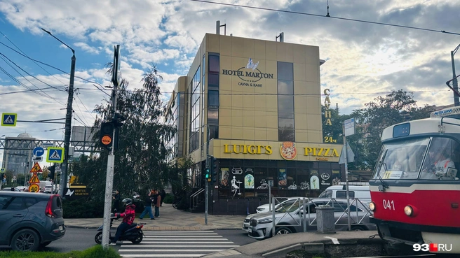 Сотрудники отеля «Мартон» записывают обращения к президенту в регионах | Источник: Никита Зырянов / 93.RU