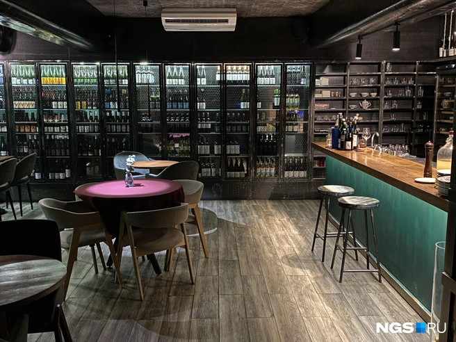 Вместо бара с водкой и танцами открылось винное заведение  | Источник: Стас Соколов/NGS.RU