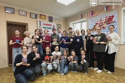 20 юных актеров «Дебюта» украсили пряники для СВО