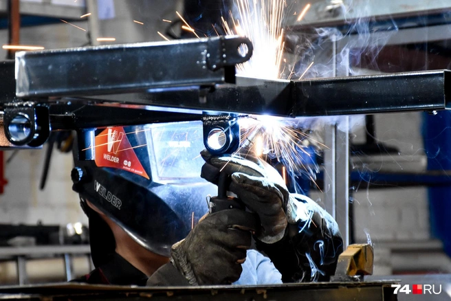 Ручная сборка позволяет внедрять новые модели в очень сжатые сроки | Источник: Артем Краснов