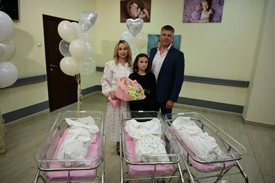 В Тамбове торжественно выписали тройняшек
