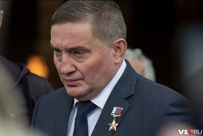 Обломки дронов вызвали пожар на нефтебазе в Урюпинске