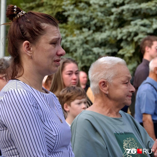 У людей наворачиваются слезы | Источник: Кирилл Поверинов