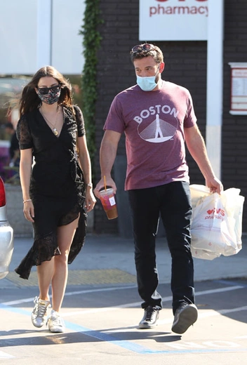 Ана де Армас и Бен Аффлек в Лос-Анджелесе | marieclaire.ru