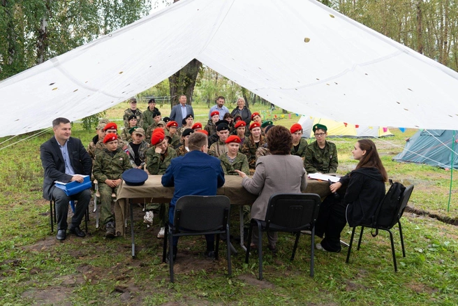 Более 2500 тюменских школьников сегодня состоят в рядах Всероссийского военно-патриотического общественного движения «Юнармия»  | Источник: информационно-аналитический отдел Тюменской городской думы