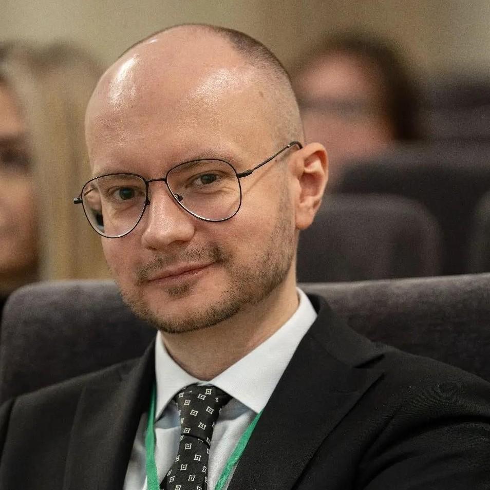 <p>Виталий Фомичев </p>