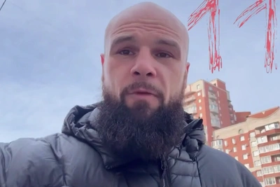 Мальчика из Нижнего поддержали после отказа продать букет маме