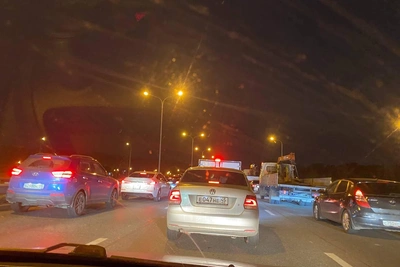 Два авто столкнулись на въезде в Академический