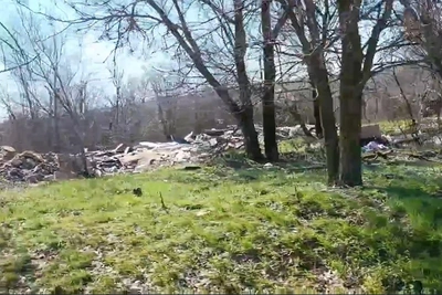 У целебного родника в Волгограде растет огромная свалка