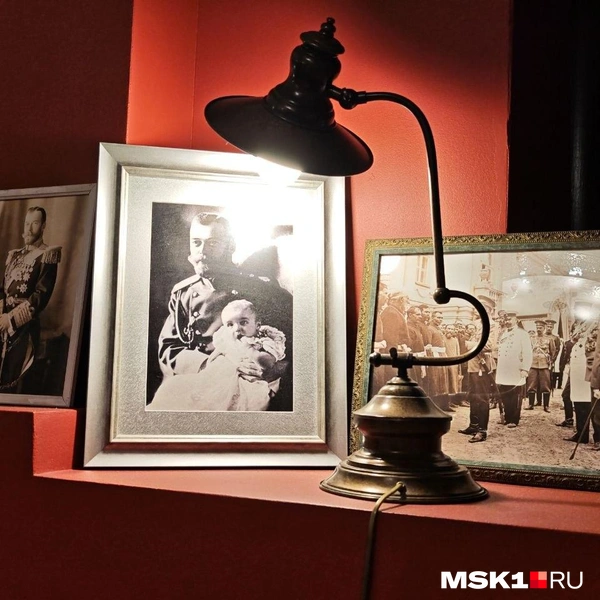 Царская семья смотрит на твой обед | Источник: Анастасия Харитонова / MSK1.RU