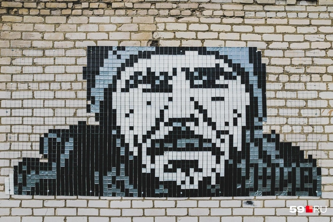 Так стрит-арт выглядит вблизи | Источник: Тимофей Калмаков