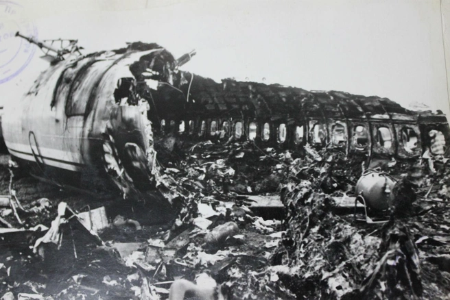 Огонь уничтожил самолет практически полностью | Источник: Олег Малиновский / фото из материалов дела, предоставленного Омским областным судом