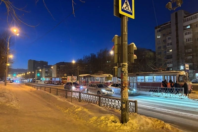 На Уралмаше трамваи встали после смерти пассажира