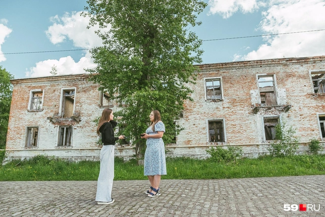 В Северном Коспашском немало заброшенных зданий | Источник: Василина Любимова / 59.RU